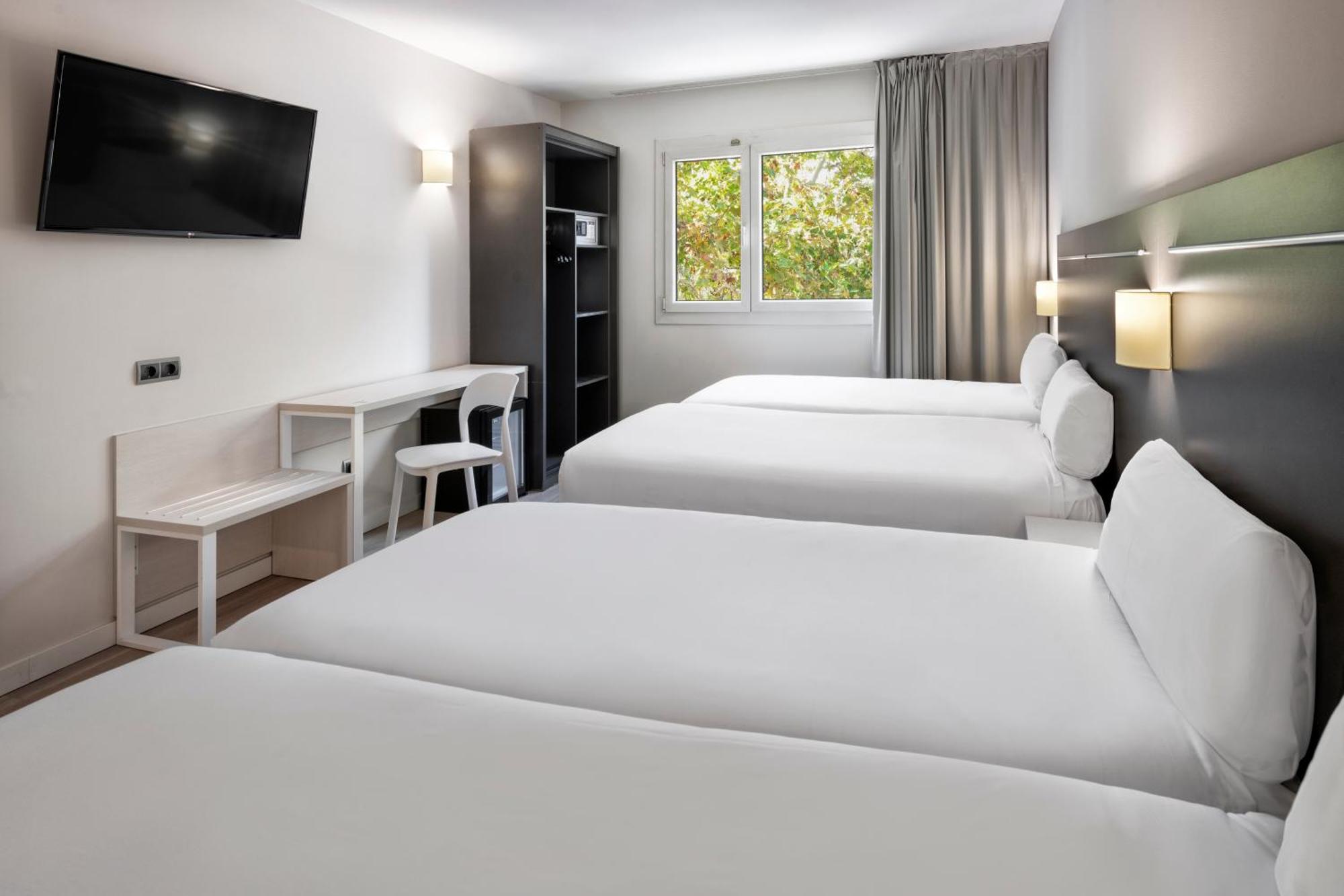 B&B Hotel Barcelona Rubí Екстериор снимка