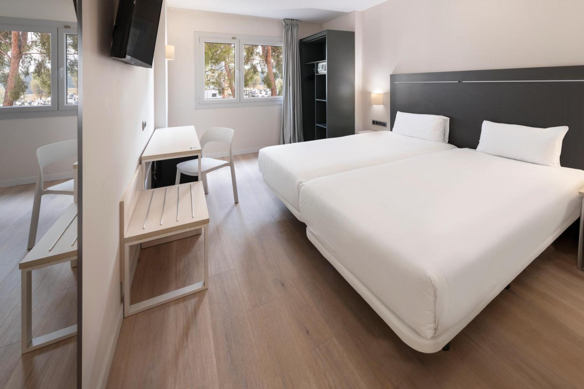B&B Hotel Barcelona Rubí Екстериор снимка