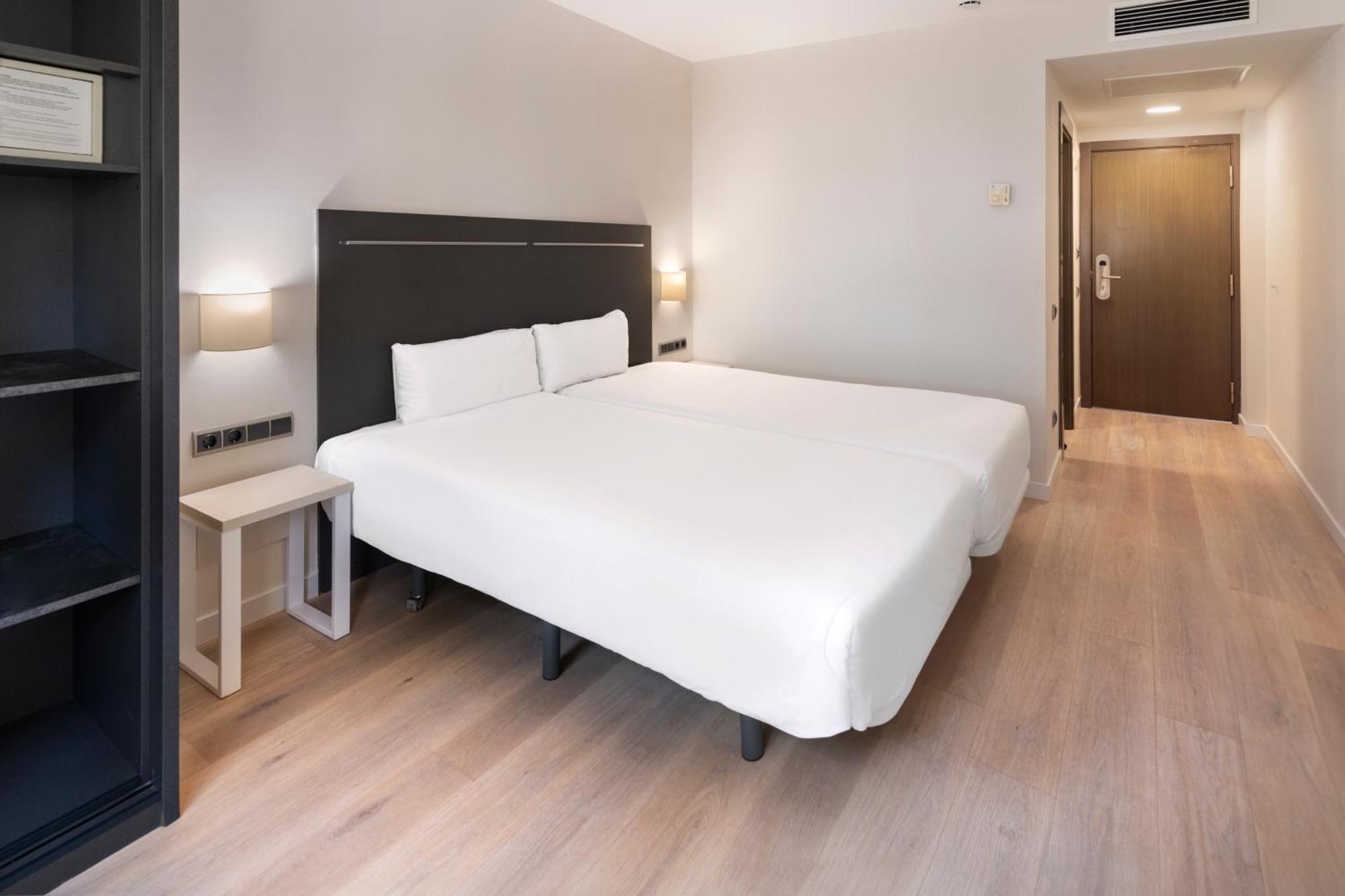 B&B Hotel Barcelona Rubí Екстериор снимка