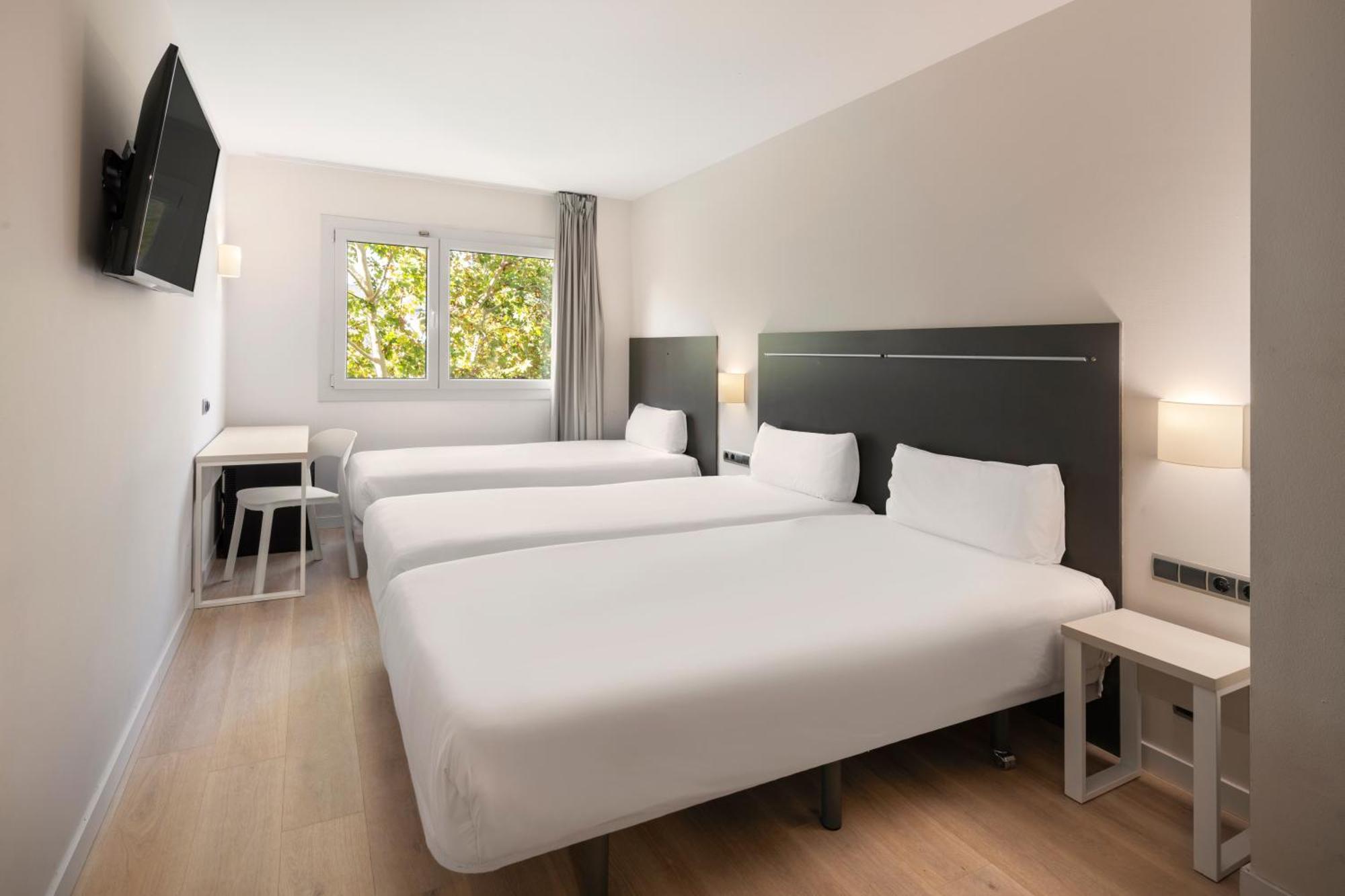 B&B Hotel Barcelona Rubí Екстериор снимка