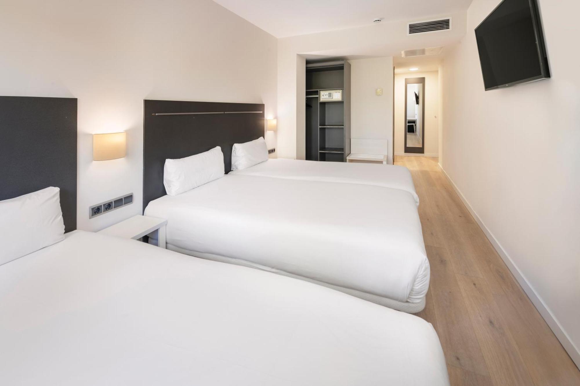 B&B Hotel Barcelona Rubí Екстериор снимка