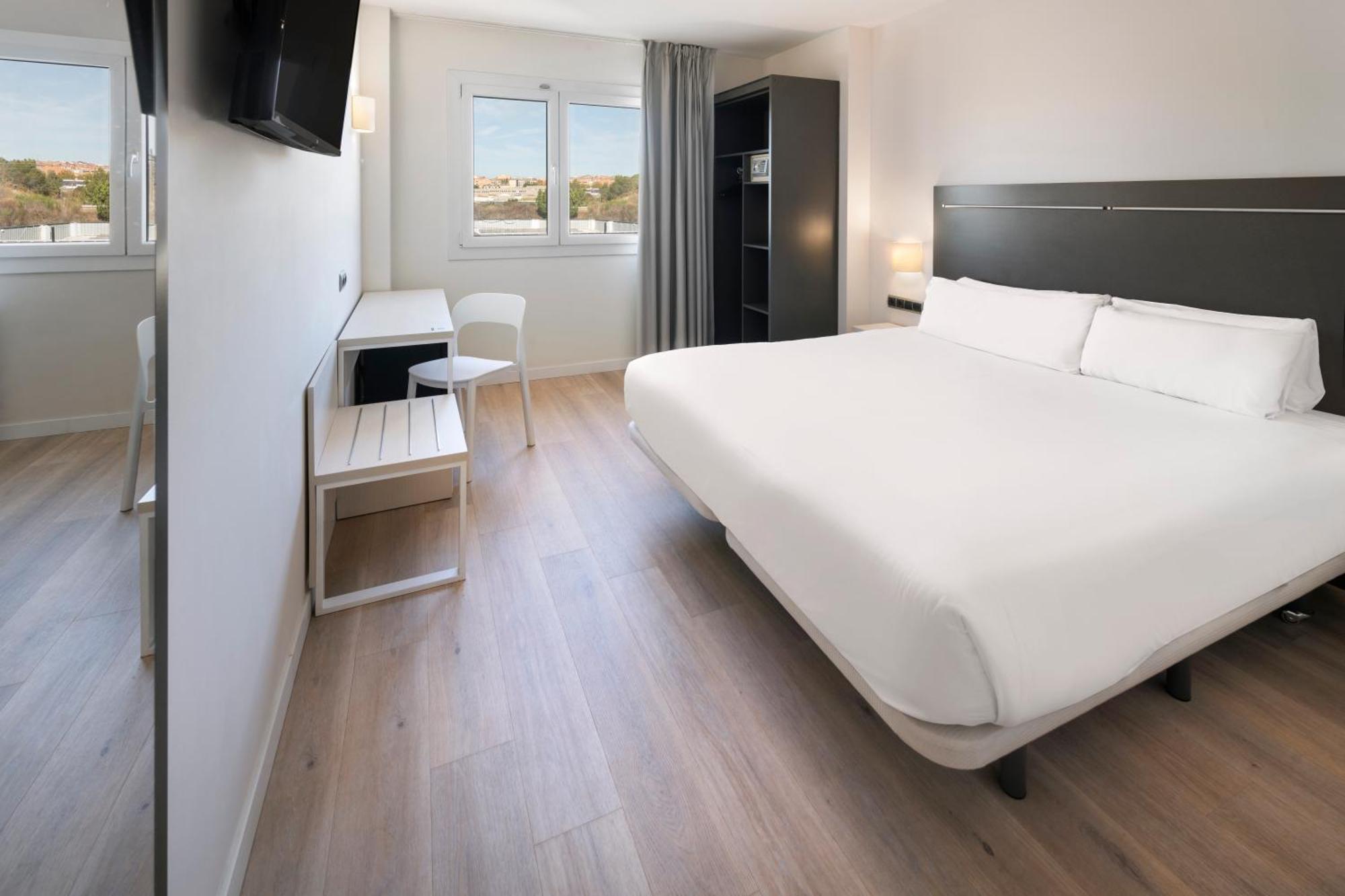 B&B Hotel Barcelona Rubí Екстериор снимка