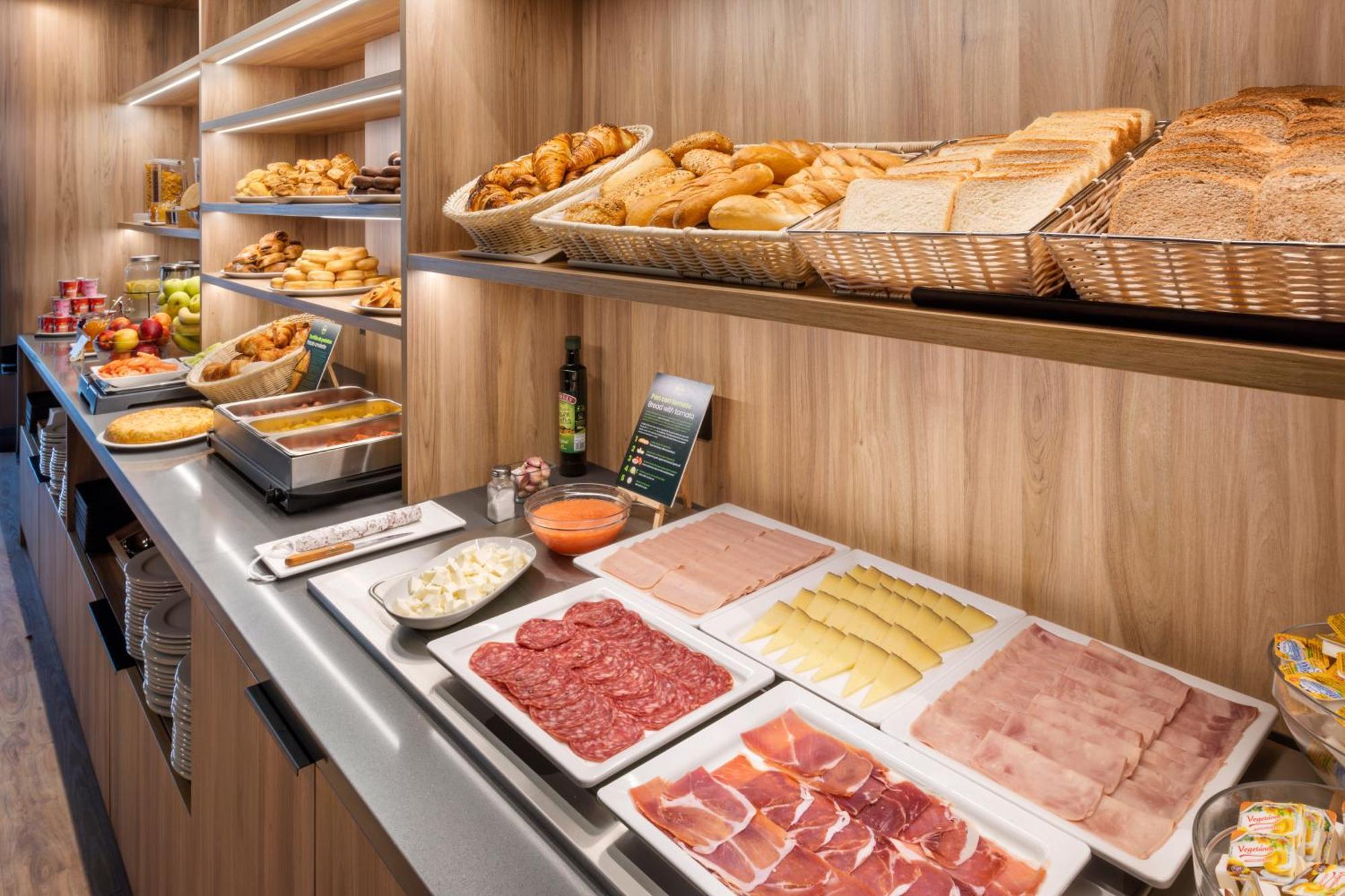 B&B Hotel Barcelona Rubí Екстериор снимка