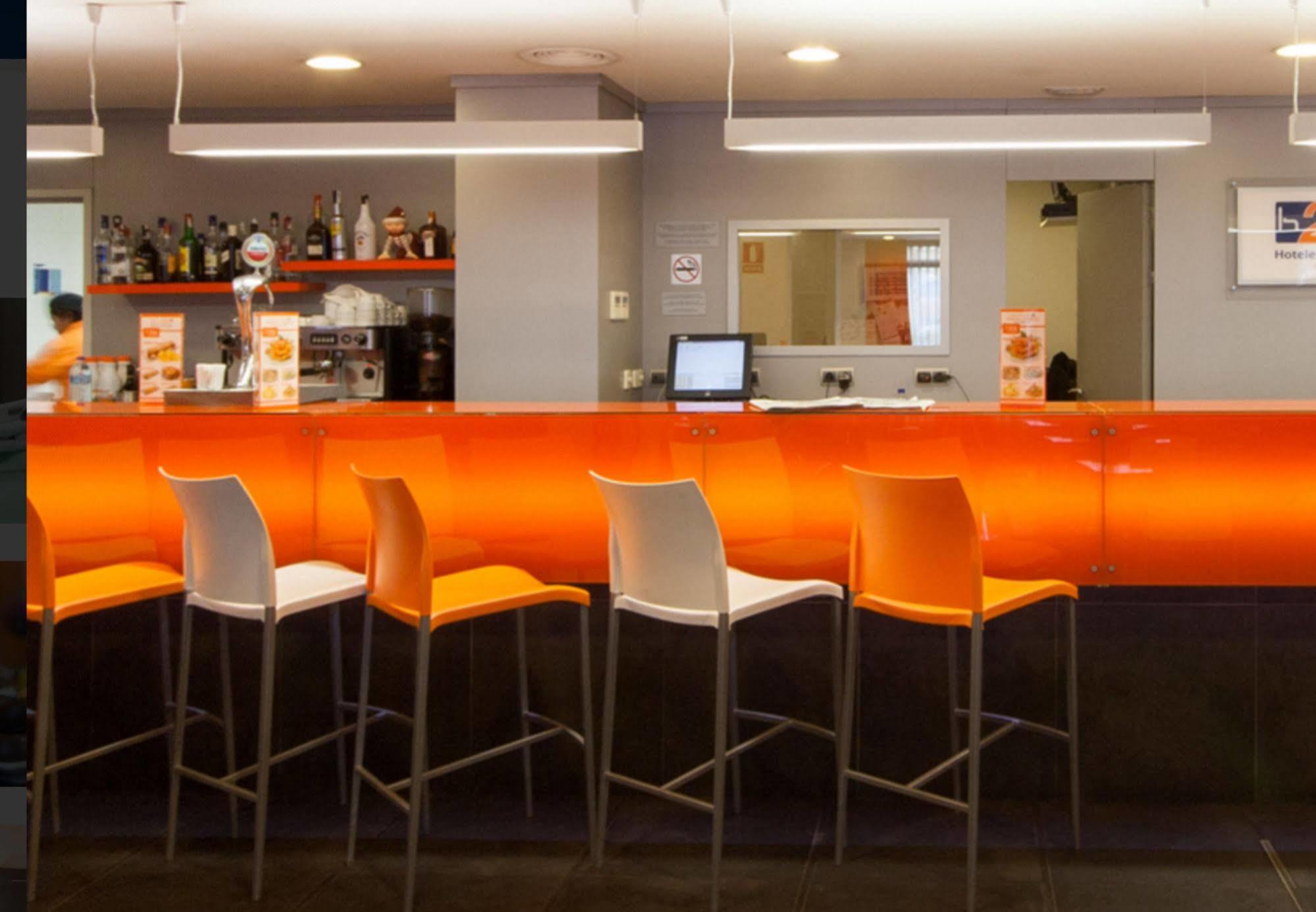 B&B Hotel Barcelona Rubí Екстериор снимка